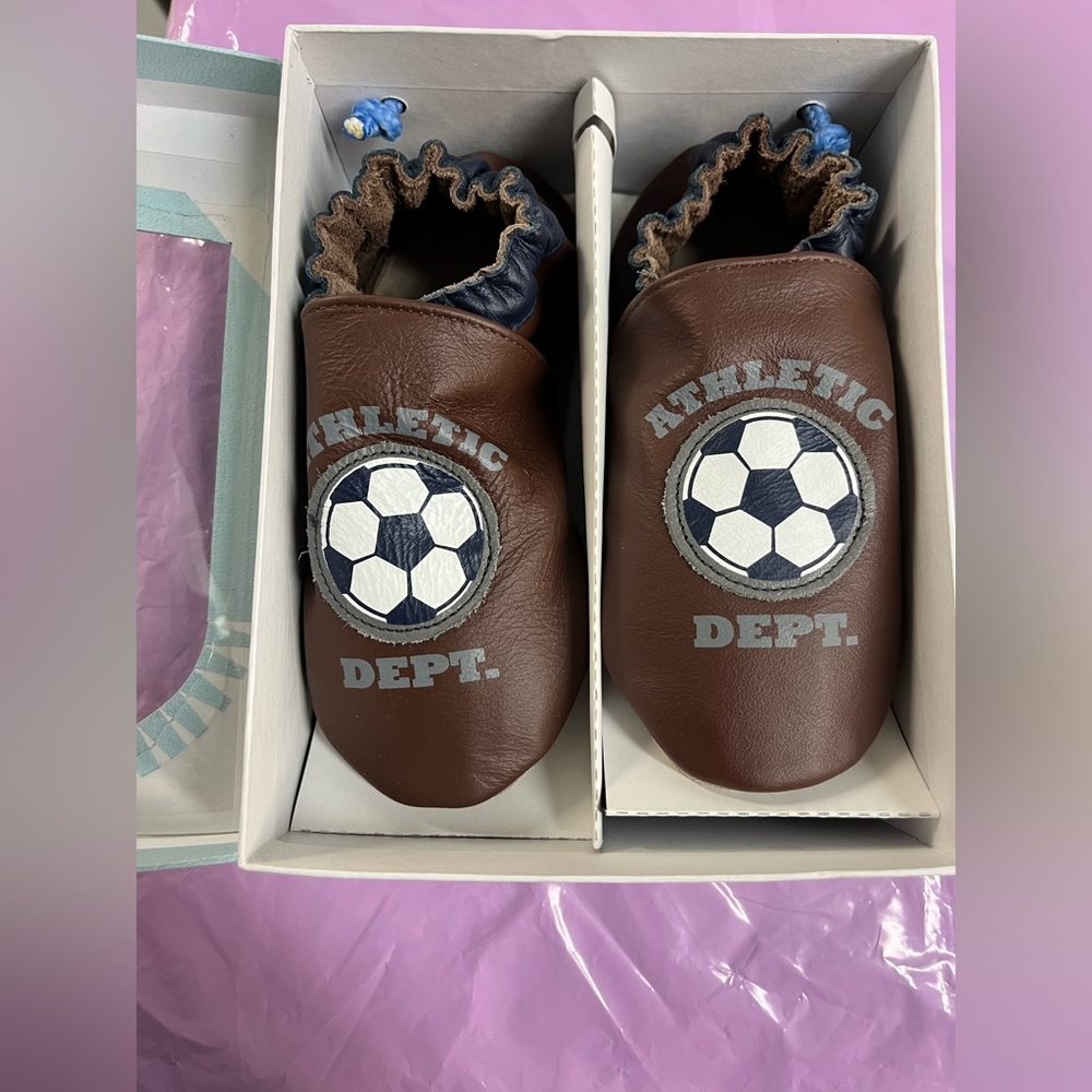 New Robeez soft sole 
Fussball brown